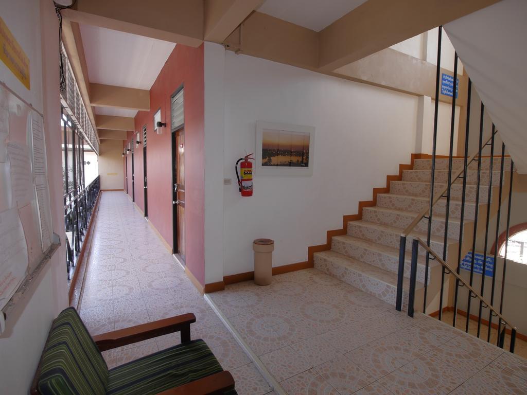 Отель Pakdee House Удон-Тхани Экстерьер фото